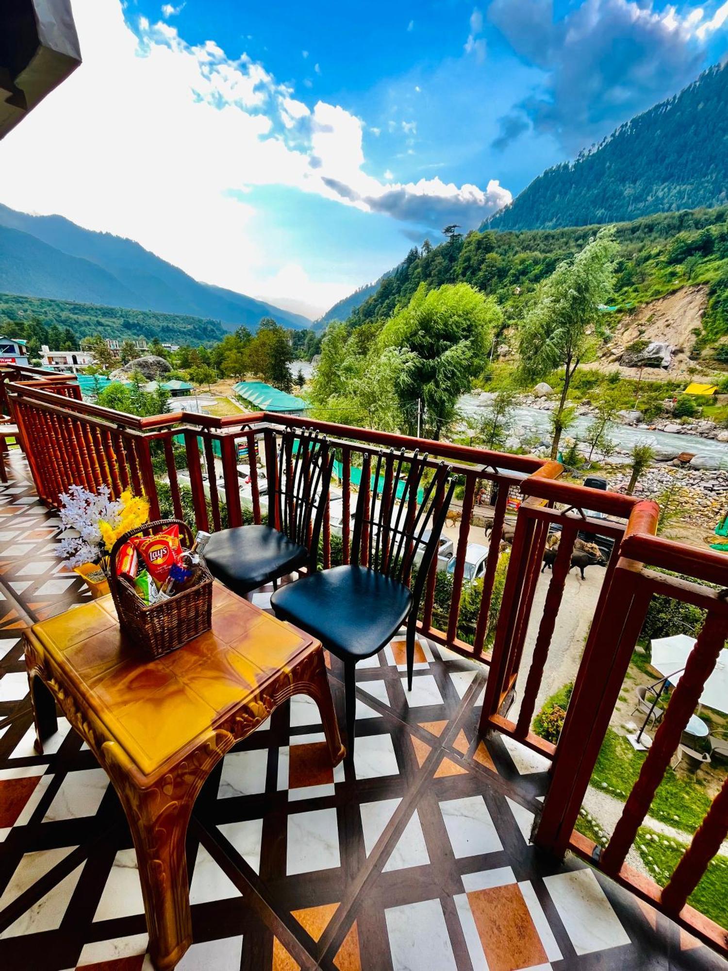 Himalayan Hill Queen Resort, Manali M98160-43400 מראה חיצוני תמונה