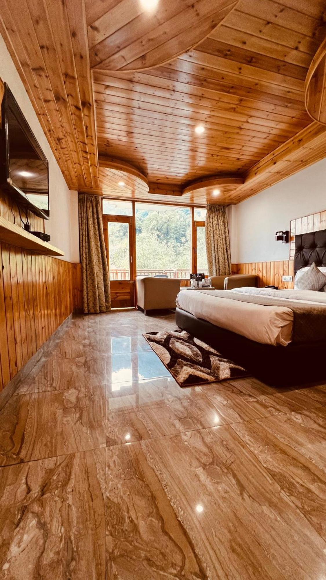 Himalayan Hill Queen Resort, Manali M98160-43400 מראה חיצוני תמונה