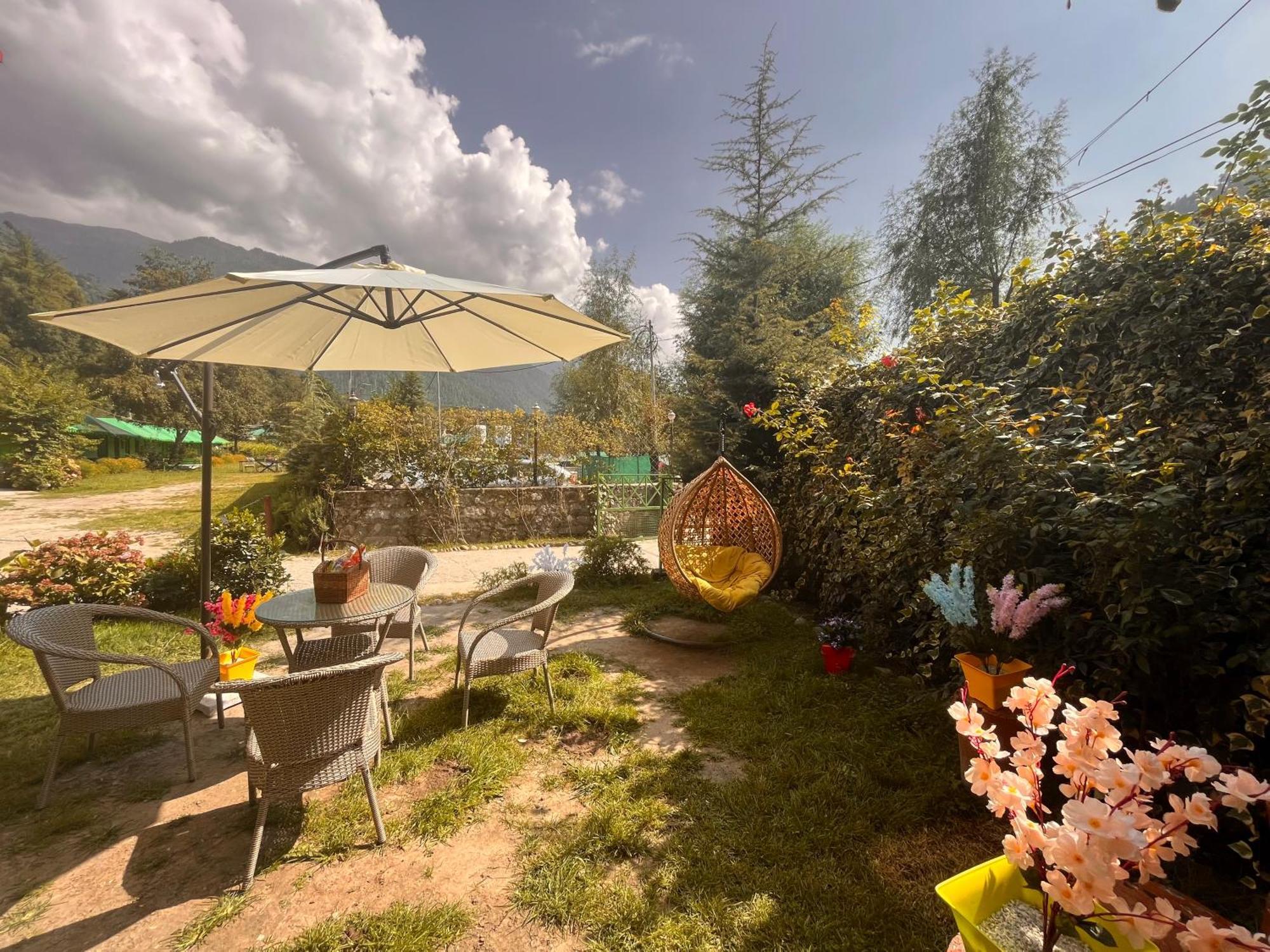 Himalayan Hill Queen Resort, Manali M98160-43400 מראה חיצוני תמונה