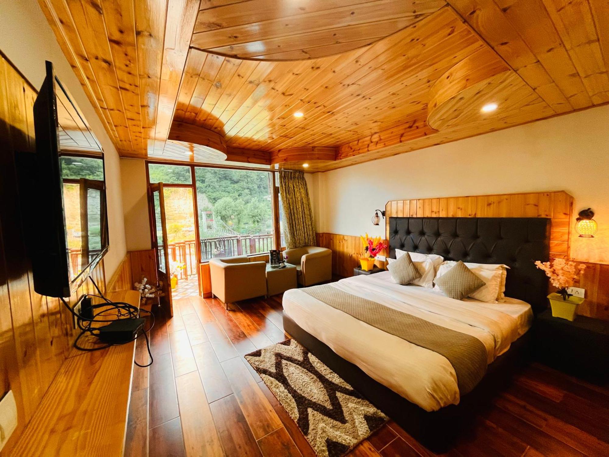 Himalayan Hill Queen Resort, Manali M98160-43400 מראה חיצוני תמונה