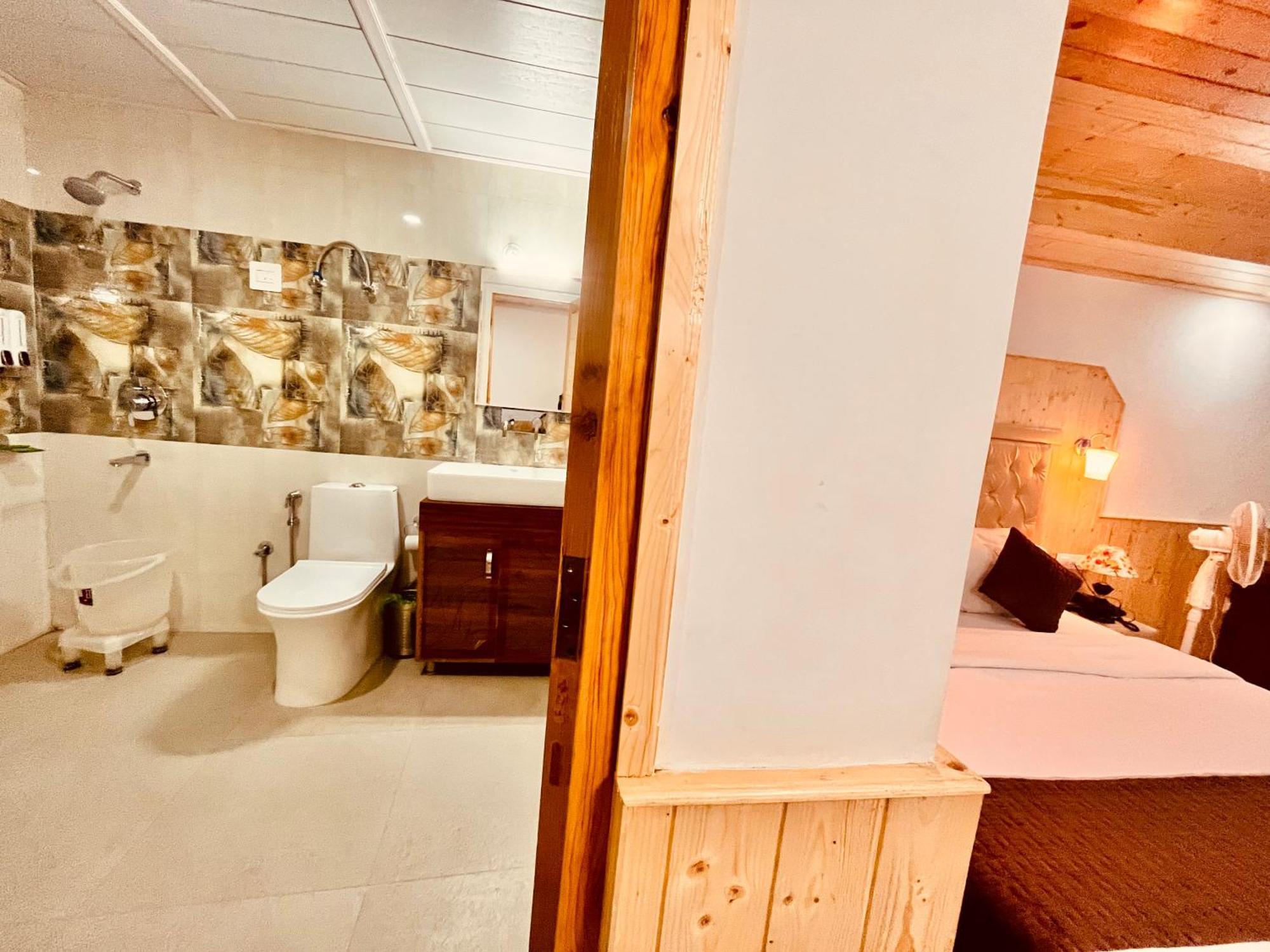 Himalayan Hill Queen Resort, Manali M98160-43400 מראה חיצוני תמונה