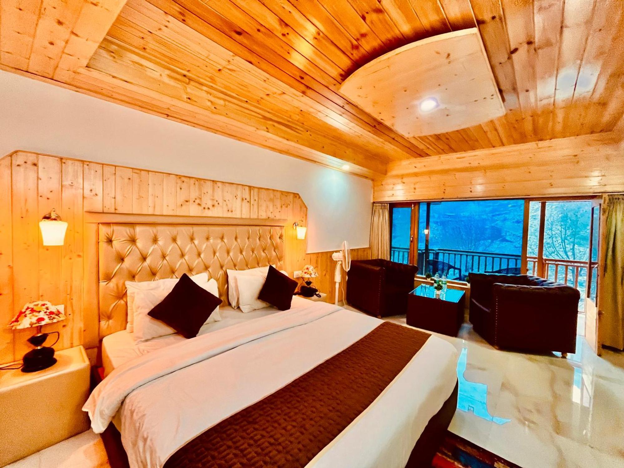 Himalayan Hill Queen Resort, Manali M98160-43400 מראה חיצוני תמונה