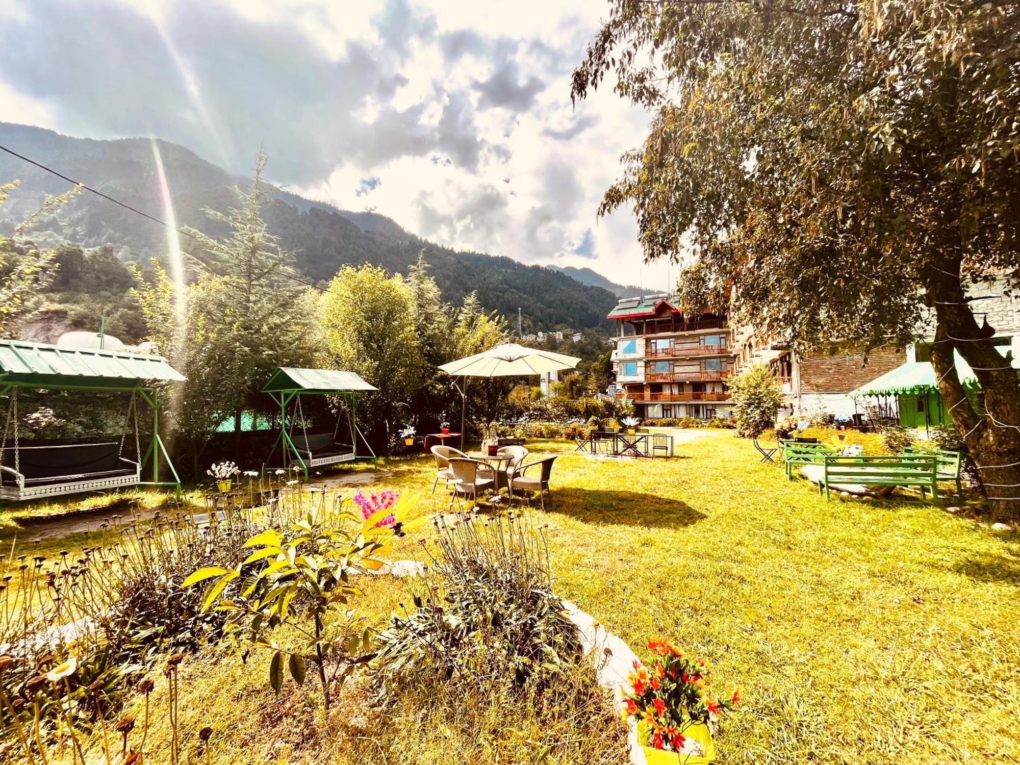 Himalayan Hill Queen Resort, Manali M98160-43400 מראה חיצוני תמונה
