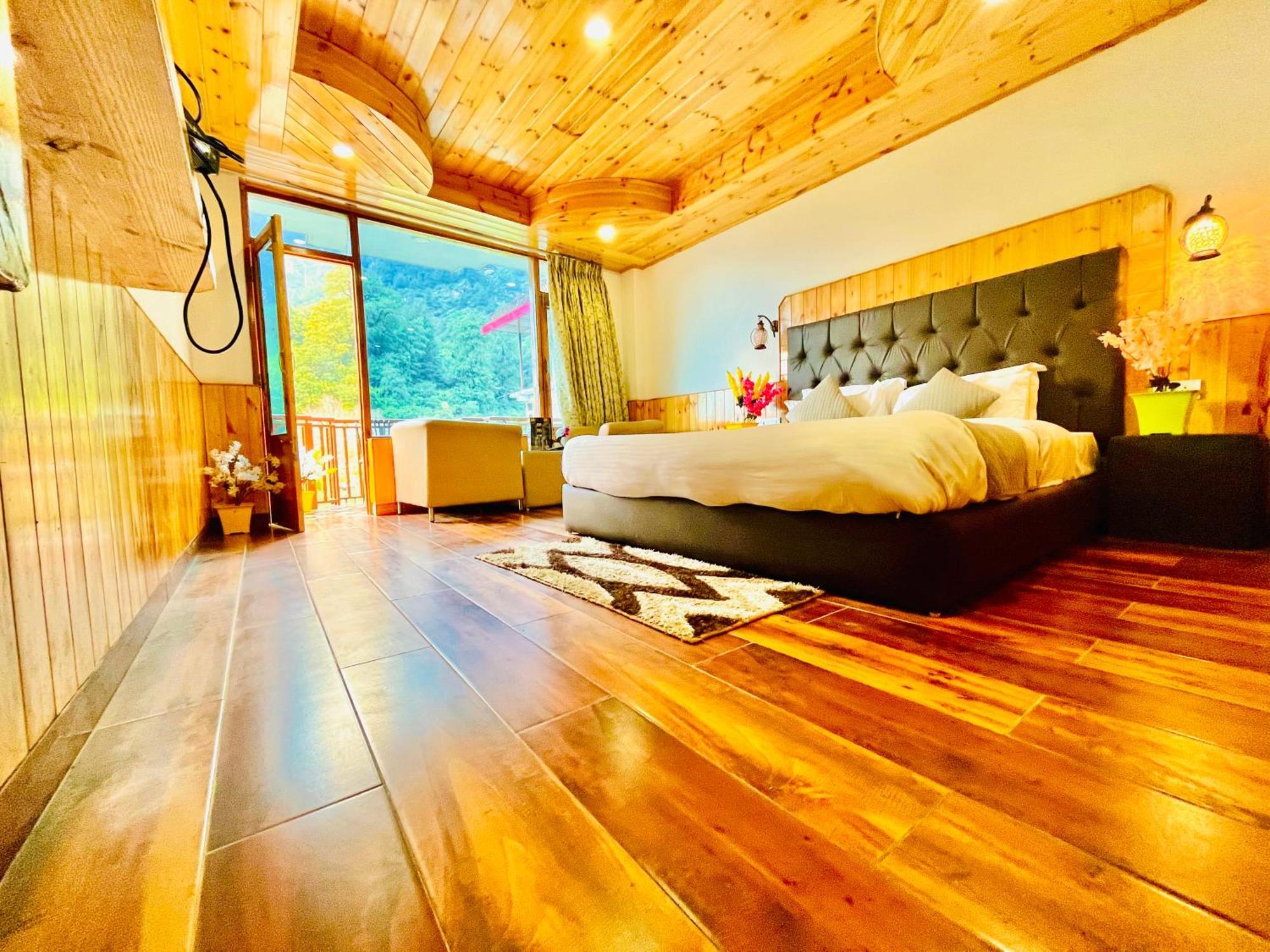 Himalayan Hill Queen Resort, Manali M98160-43400 מראה חיצוני תמונה