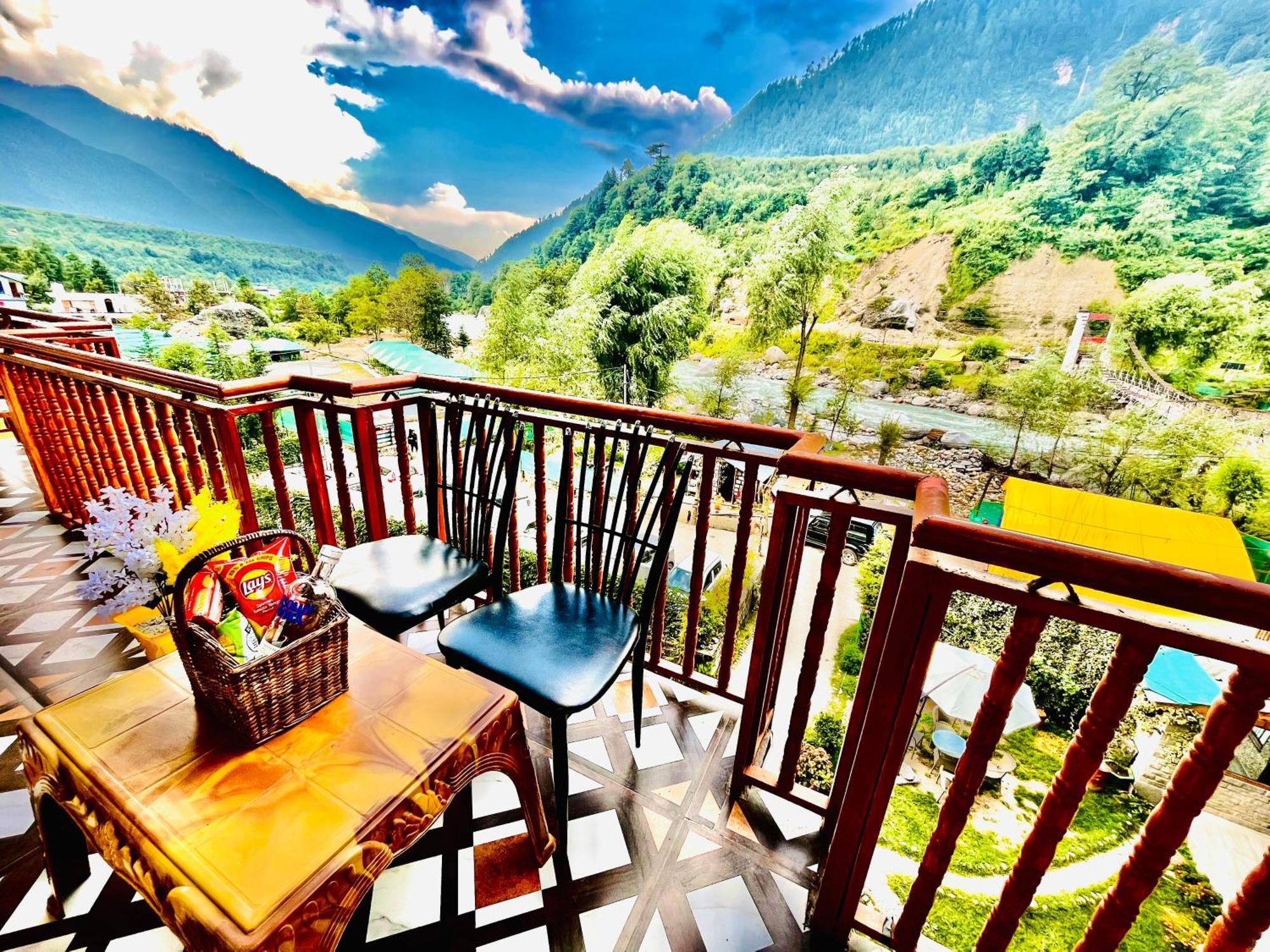Himalayan Hill Queen Resort, Manali M98160-43400 מראה חיצוני תמונה