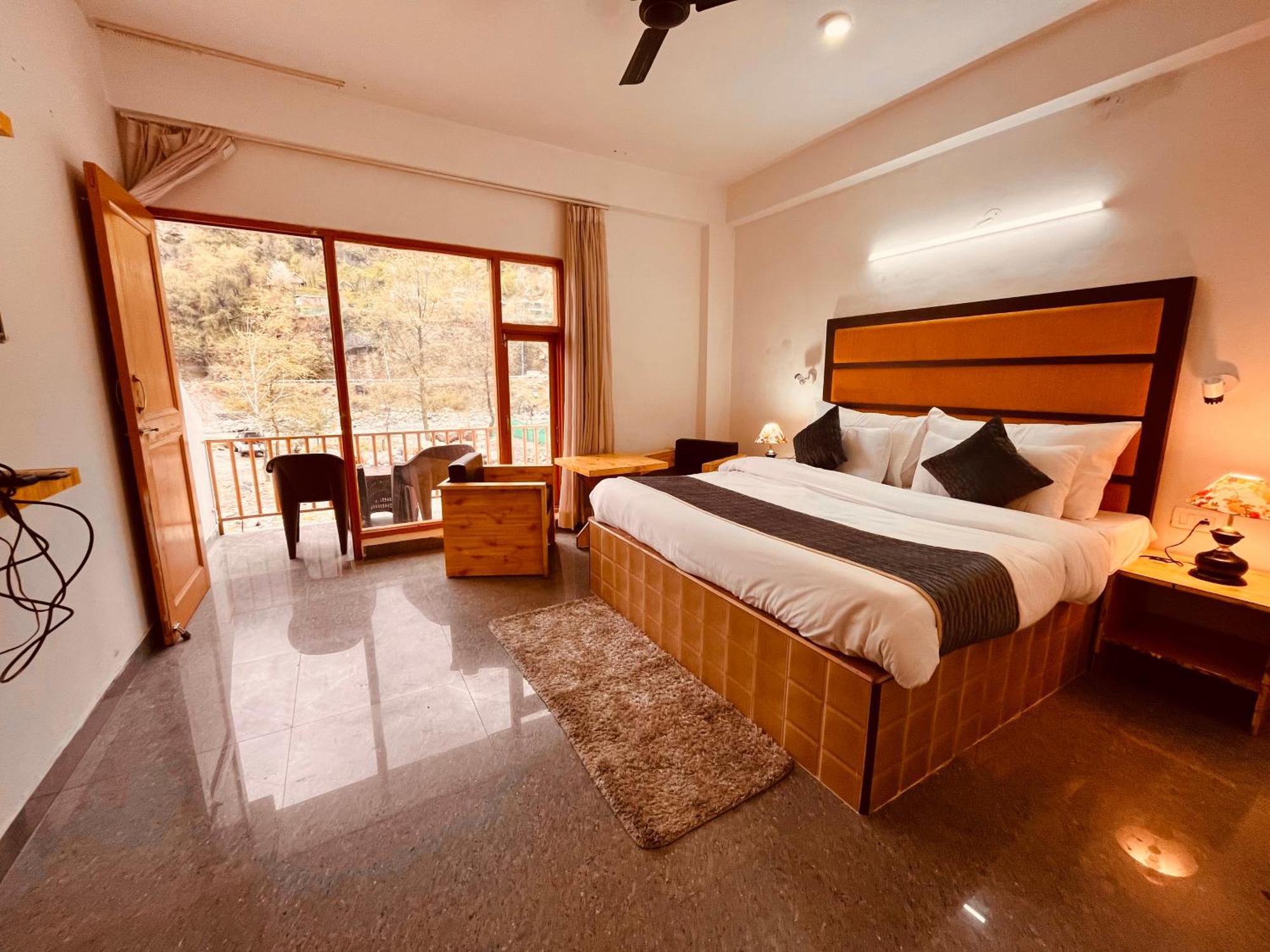 Himalayan Hill Queen Resort, Manali M98160-43400 מראה חיצוני תמונה